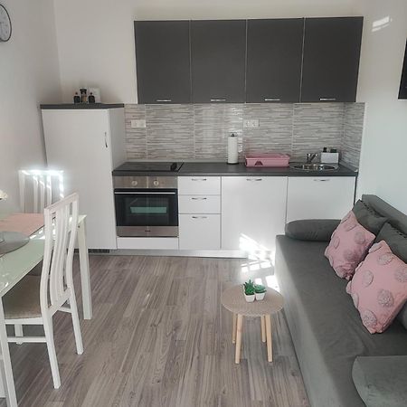 Apartment Mari Ostrvica Esterno foto