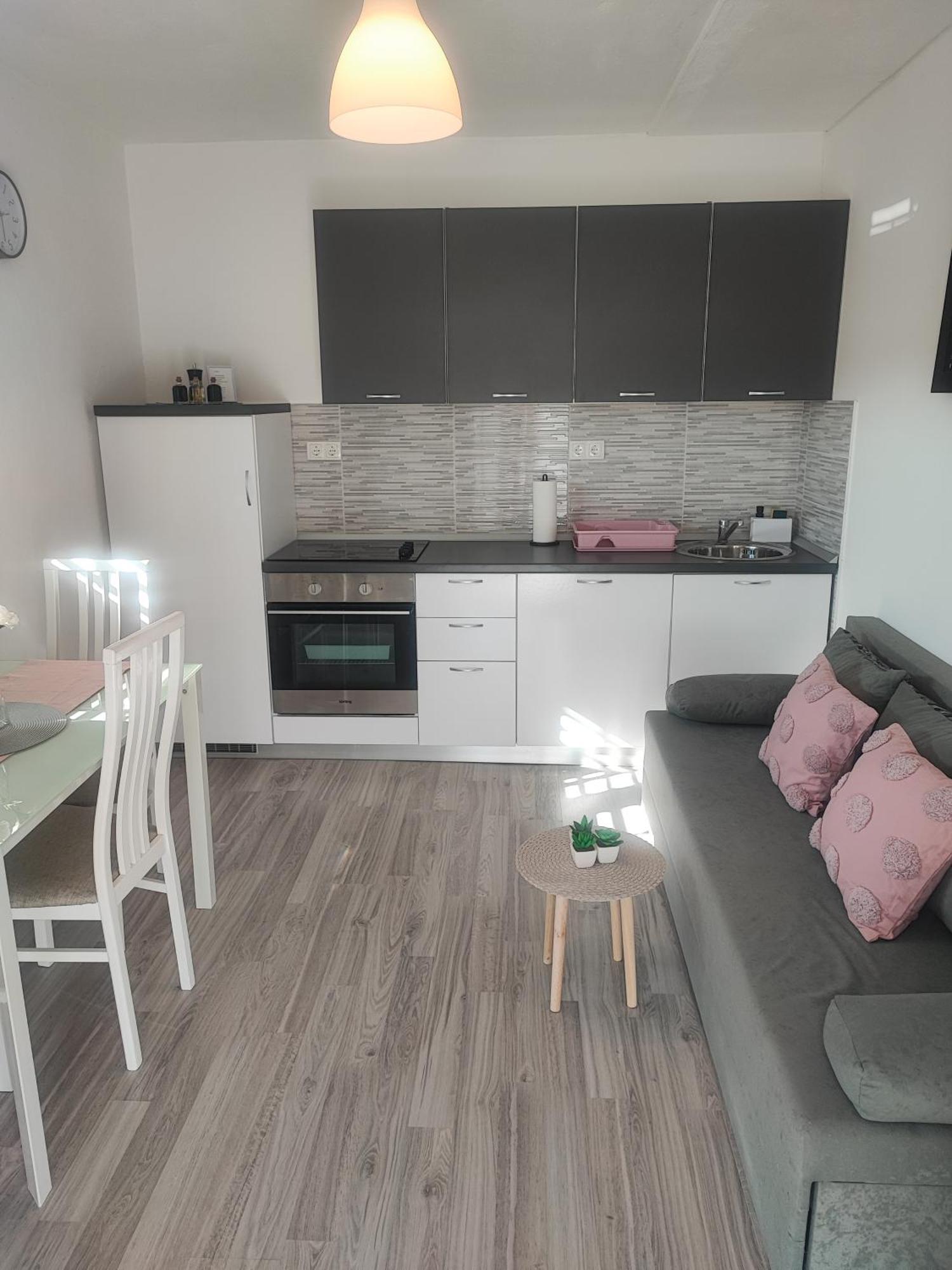 Apartment Mari Ostrvica Esterno foto